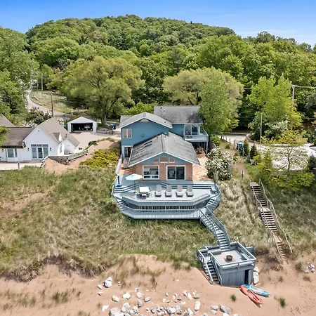 Beachside Getaway Private Lake Michigan Beach Frontage